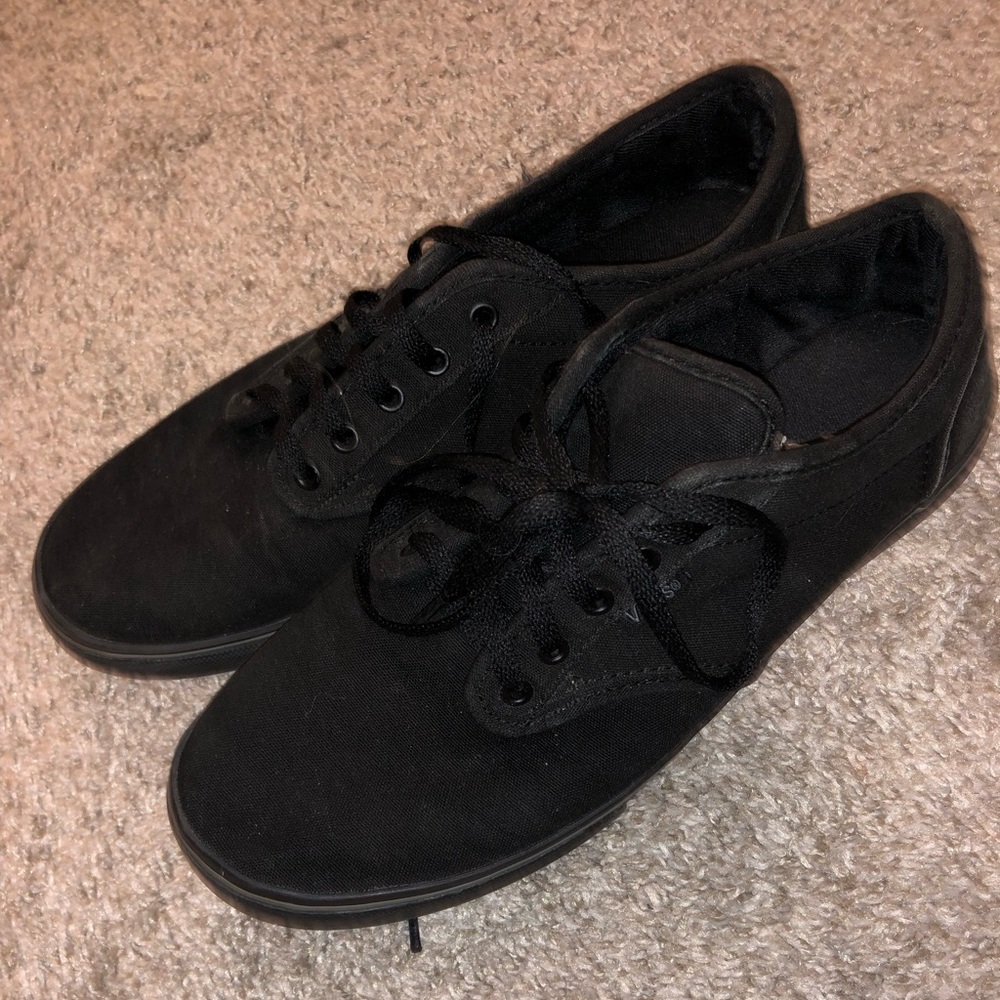 Vans Women’s black size 8 Tennis shoes